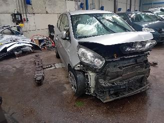 Kia Picanto Picanto (TA) Hatchback 1.2 16V (G4LA5) [63kW]  (09-2011/06-2017) picture 2