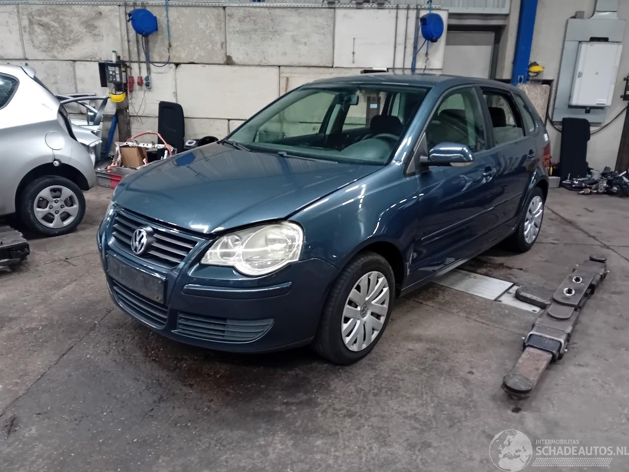 Volkswagen Polo Polo IV (9N1/2/3) Hatchback 1.4 16V (BUD) [59kW]  (05-2006/11-2009)