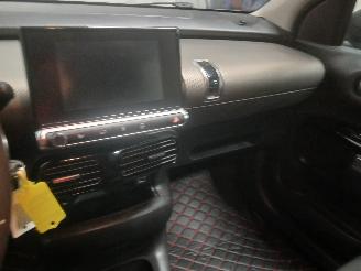 Citroën C4 C4 Cactus (0B/0P) Hatchback 5-drs 1.2 PureTech 82 12V (EB2F(HMZ)) [60k=
W]  (09-2014/...) picture 16