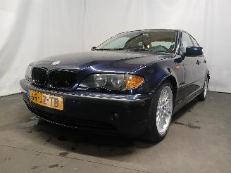 uszkodzony samochody osobowe BMW 3-serie 3 serie (E46/4) Sedan 318i 16V (N42-B20A) [105kW]  (09-2001/02-2005) 2002/10
