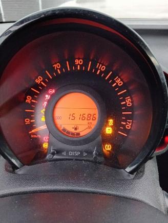 Voiture accidenté Citroën C1 C1 Hatchback 1.2 PureTech 82 12V (EB2D(HMT)) [60kW]  (04-2014/04-2018)= 2016/4