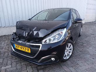 uszkodzony samochody osobowe Peugeot 208 208 I (CA/CC/CK/CL) Hatchback 1.2 Vti 12V PureTech 82 (EB2F(HMZ)) [60k=
W]  (03-2012/12-2019) 2018/2