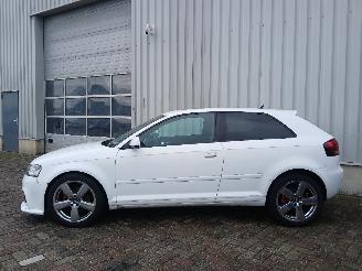 Audi A3 A3 (8P1) Hatchback 3-drs 2.0 TDI 16V (CFFB) [103kW]  (05-2003/08-2012)= picture 4