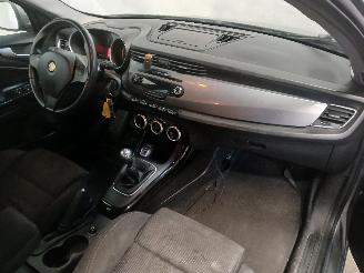 Alfa Romeo Giulietta Giulietta (940) Hatchback 1.6 JTDm 16V (940.A.3000) [77kW]  (04-2010/0=
2-2016) picture 8