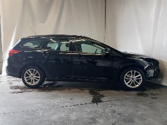 Ford Focus Focus 3 Wagon Combi 1.0 Ti-VCT EcoBoost 12V 100 (M2DC) [74kW]  (02-201=
2/05-2018) picture 7