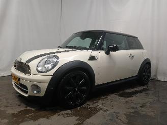 Mini Mini Mini (R56) Hatchback 1.6 Cooper D 16V (DV6TED4(9HZ)) [80kW]  (11-2006/=
09-2010) picture 3