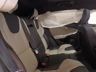 Volvo V-40 V40 Cross Country (MZ) Hatchback 5-drs 1.5 T3 16V Geartronic (B4154T4(=
Euro 6b)) [112kW]  (04-2015/08-2019) picture 9