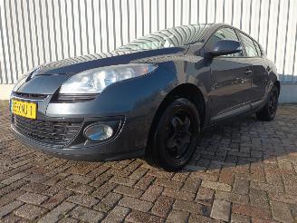krockskadad bil auto Renault Mégane Megane III Berline (BZ) Hatchback 5-drs 1.2 16V TCE 115 (H5F-400(H5F-A=
4)) [85kW]  (03-2012/02-2016) 2012/7