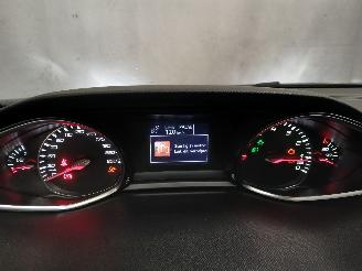 Peugeot 308 308 (L3/L8/LB/LH/LP) Hatchback 5-drs 1.6 16V THP (EP6CDT(5FA)) [92kW] =
 (09-2013/06-2021) picture 13