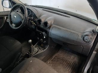 Dacia Duster Duster (HS) SUV 1.6 16V (K4M-690(K4M-F6)) [77kW]  (04-2010/01-2018) picture 8