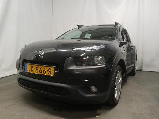 krockskadad bil auto Citroën C4 C4 Cactus (0B/0P) Hatchback 5-drs 1.2 PureTech 82 12V (EB2F(HMZ)) [60k=
W]  (09-2014/...) 2016/4