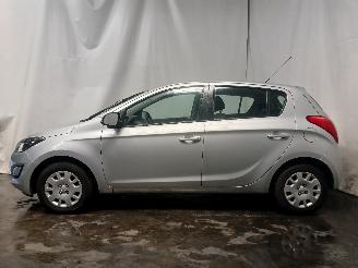 Hyundai I-20 i20 Hatchback 1.2i 16V (G4LA) [63kW]  (03-2012/12-2015) picture 4