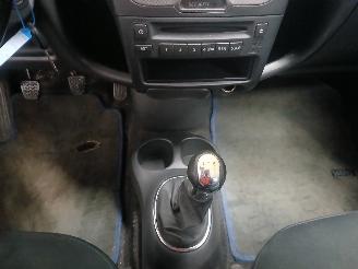 Toyota Yaris Yaris (P1) Hatchback 1.3 16V VVT-i (2SZFE) [64kW]  (04-2002/09-2005) picture 17