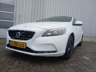 Damaged car Volvo V-40 V40 (MV) Hatchback 5-drs 2.0 D4 16V (D4204T14) [140kW]  (05-2014/08-20=
19) 2014/12