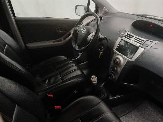 Toyota Yaris Yaris II (P9) Hatchback 1.3 16V VVT-i (2SZFE) [64kW]  (08-2005/11-2010=
) picture 9