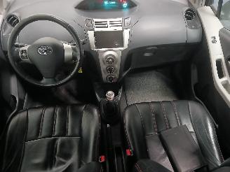 Toyota Yaris Yaris II (P9) Hatchback 1.3 16V VVT-i (2SZFE) [64kW]  (08-2005/11-2010=
) picture 11