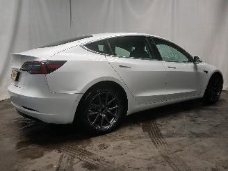 Tesla Model 3 Model 3 Sedan Long Range 72kWh (3D6) [192kW]  (01-2017/...) picture 5