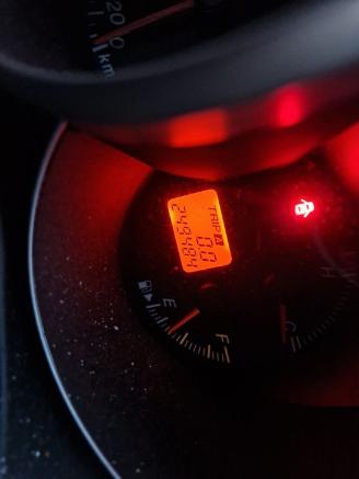 Mazda 3 3 Sport (BK) Hatchback 2.0i 16V (LF72) [110kW]  (10-2003/12-2009) picture 2