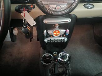 Mini Mini Mini (R56) Hatchback 1.6 16V Cooper (N12-B16A) [88kW]  (10-2006/02-201=
2) picture 16