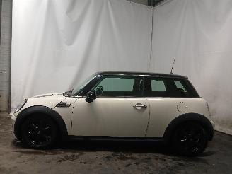 Mini Mini Mini (R56) Hatchback 1.6 16V Cooper (N12-B16A) [88kW]  (10-2006/02-201=
2) picture 4