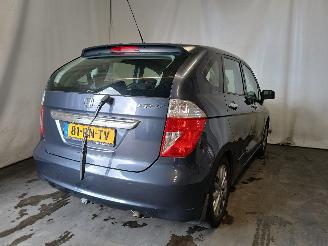 Honda Fr-v FR-V (BE) MPV 1.7 16V (D17A2) [92kW]  (02-2005/12-2006) picture 5