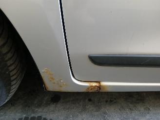 Honda Fr-v FR-V (BE) MPV 1.7 16V (D17A2) [92kW]  (02-2005/12-2006) picture 22