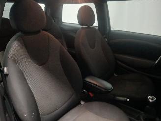 Mini Mini Mini (R56) Hatchback 1.6 16V Cooper (N16-B16A) [90kW]  (09-2009/11-201=
3) picture 8