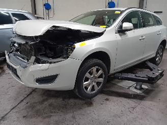 Salvage car Volvo V-60 V60 I (FW/GW) Combi 1.6 DRIVe (D4162T) [84kW]  (02-2011/12-2015) 2011/8