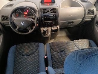 Fiat Scudo Scudo (270) Bus 1.6 D Multijet (DV6UTED4(9HU)) [66kW]  (01-2007/07-201=
6) picture 12