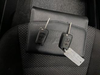 Hyundai I-30 i30 (FD) Hatchback 1.4 CVVT 16V (G4FA) [77kW]  (10-2007/11-2011) picture 22