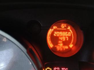 Nissan Qashqai Qashqai (J10) SUV 2.0 16V (MR20DE(Euro 5)) [104kW]  (02-2007/01-2014) picture 2