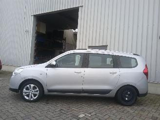 Dacia Lodgy Lodgy (JS) MPV 1.2 TCE 16V (H5F-402(H5F-C4)) [85kW]  (03-2012/...) picture 2