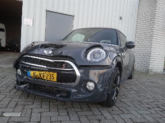 Voiture accidenté Mini Mini Mini (F56) Hatchback 3-drs 2.0 16V Cooper S (B48A20A) [141kW]  (12-201=
3/...) 2014/7