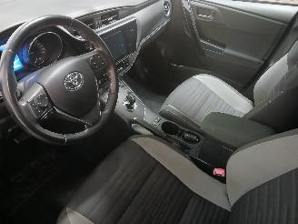 Toyota Auris Auris (E18) Hatchback 5-drs 1.8 16V Hybrid (2ZRFXE) [100kW]  (10-2012/=
03-2019) picture 12