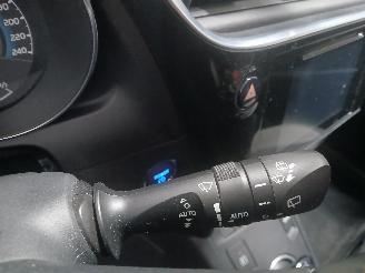 Toyota Auris Auris (E18) Hatchback 5-drs 1.8 16V Hybrid (2ZRFXE) [100kW]  (10-2012/=
03-2019) picture 15