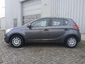 Hyundai I-20 i20 Hatchback 1.2i 16V (G4LA) [57kW]  (09-2008/12-2012) picture 4