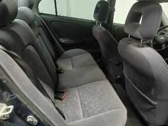 Toyota Avensis Avensis (T22) Sedan 1.8 16V VVT-i (1ZZFE) [95kW]  (10-2000/02-2003) picture 10