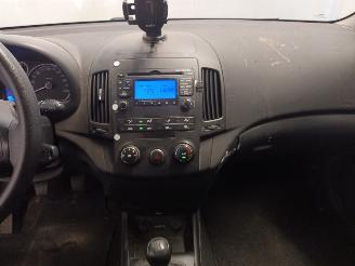 Hyundai I-30 i30 Crosswagon (WWH) Combi 1.4 CVVT 16V (G4FA) [80kW]  (11-2009/06-201=
2) picture 15