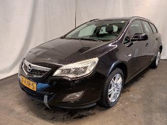 Opel Astra Astra J Sports Tourer (PD8/PE8/PF8) Combi 1.4 16V ecoFLEX (A14XER(Euro=
 5)) [74kW]  (10-2010/10-2015) picture 3
