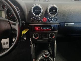 Audi TT TT Roadster (8N9) Cabrio 1.8 20V Turbo (AWP) [132kW]  (10-1999/02-2007=
) picture 15