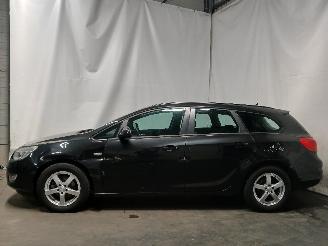 Opel Astra Astra J Sports Tourer (PD8/PE8/PF8) Combi 1.4 Turbo 16V (A14NEL(Euro 5=
)) [88kW]  (10-2010/10-2015) picture 4