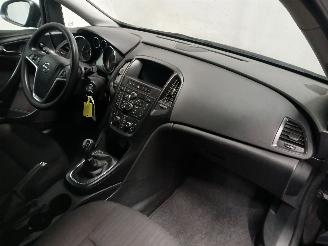 Opel Astra Astra J Sports Tourer (PD8/PE8/PF8) Combi 1.4 Turbo 16V (A14NEL(Euro 5=
)) [88kW]  (10-2010/10-2015) picture 8