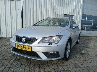 krockskadad bil auto Seat Leon Leon ST (5FF) Combi 5-drs 1.6 TDI 16V (DDYA) [85kW]  (11-2016/08-2020)= 2017/6