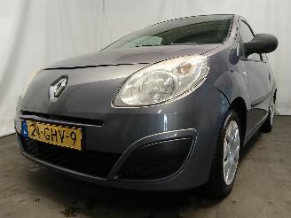 Vaurioauto  passenger cars Renault Twingo Twingo II (CN) Hatchback 3-drs 1.2 (D7F-800(Euro 4)) [43kW]  (03-2007/=
09-2014) 2008/6