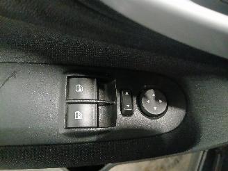 Fiat Punto Punto III (199) Hatchback 0.9 TwinAir (312.A.2000) [63kW]  (03-2012/..=
=2E) picture 13