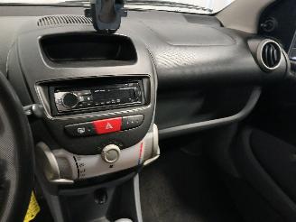 Citroën C1 C1 Hatchback 1.0 12V (1KR-FE(CFB)) [50kW]  (06-2005/09-2014) picture 15