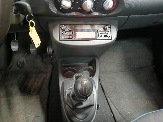 Renault Twingo Twingo II (CN) Hatchback 3-drs 1.2 16V (D4F-764(D4F-E7)) [55kW]  (03-2=
007/09-2014) picture 18