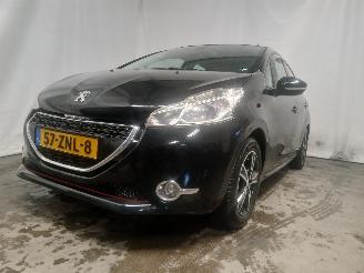 skadebil auto Peugeot 208 208 I (CA/CC/CK/CL) Hatchback 1.2 Vti 12V PureTech 82 (EB2F(HMZ)) [60k=
W]  (03-2012/12-2019) 2013/1