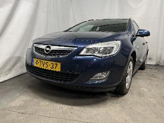 Voiture accidenté Opel Astra Astra J Sports Tourer (PD8/PE8/PF8) Combi 1.4 16V ecoFLEX (A14XER(Euro=
 5)) [74kW]  (10-2010/10-2015) 2012/10