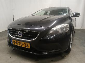 uszkodzony samochody osobowe Volvo V-40 V40 (MV) Hatchback 5-drs 1.6 D2 (D4162T) [84kW]  (03-2012/12-2016) 2013/8